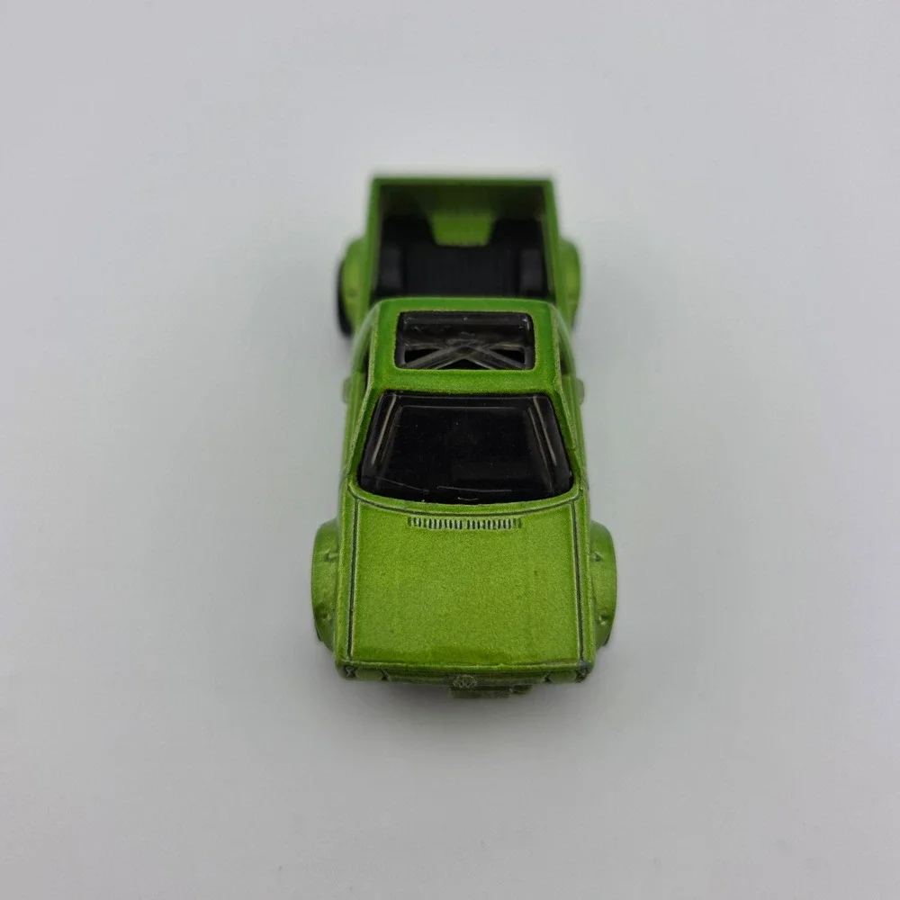 Hot Wheels Volkswagen Caddy CFV19 Green Diecast Toy‎ Truck Collectible 2014